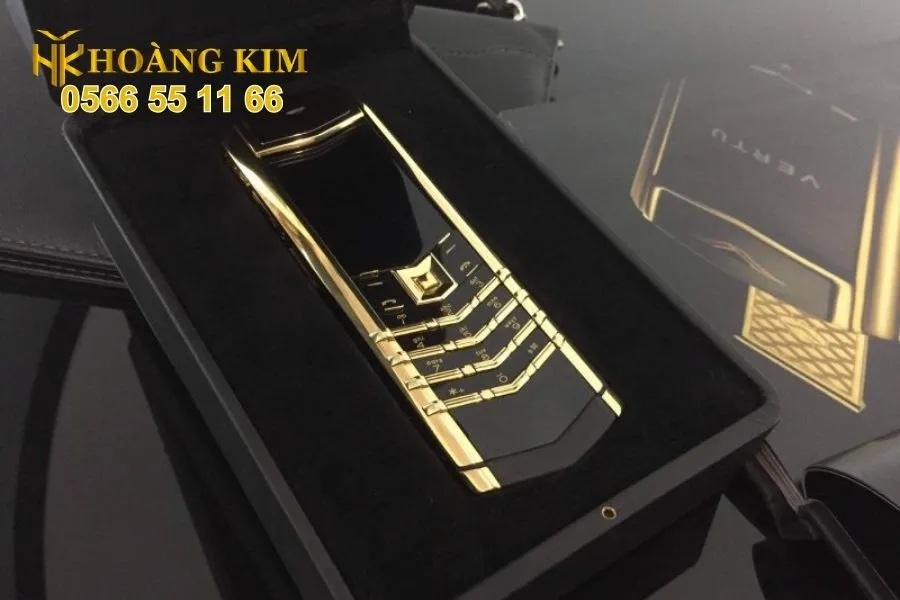 Cận cảnh vẻ đẹp tinh xảo của điện thoại Vertu cũ