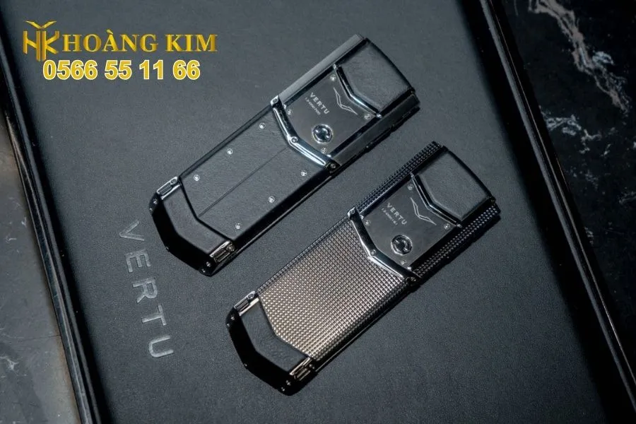 Hình ảnh chi tiết điện thoại Vertu cũ tại showroom
